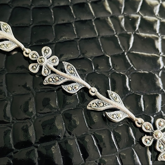 Shiny Marcasite Flower Link Sterling Silver Floral Bracelet - Picture 12 of 12